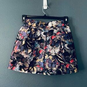 Valentino Spa Skirt size 38 Made in Italy silk skirt 100% womens size 2